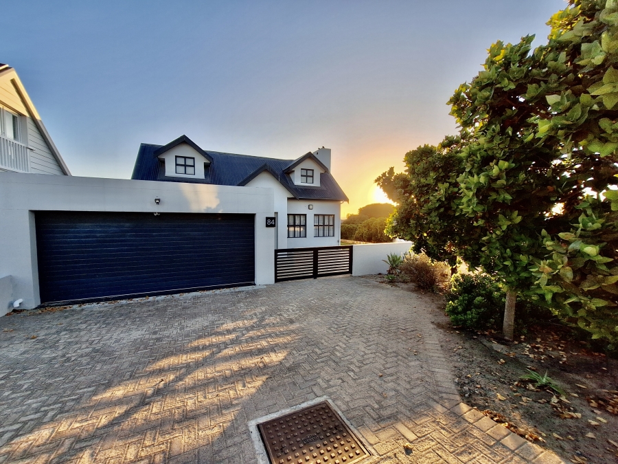 4 Bedroom Property for Sale in Grotto Bay Western Cape